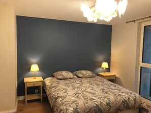 4 soverom, strykejern/-brett, wi-fi og sengetøy