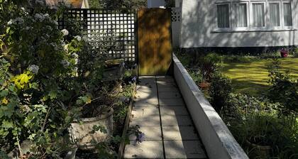 Inviting 2-bed Apartment in Poole