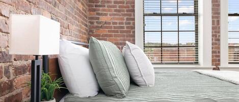 2 dormitorios, escritorio, tabla de planchar con plancha y wifi