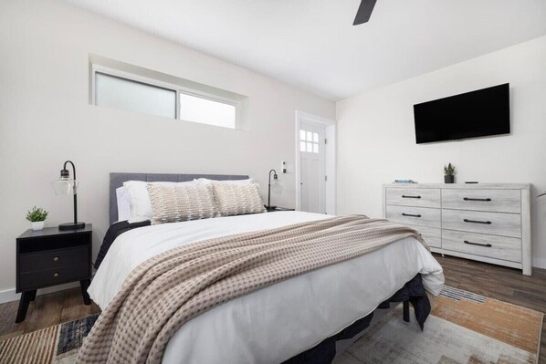 1 bedroom, desk, iron/ironing board, WiFi