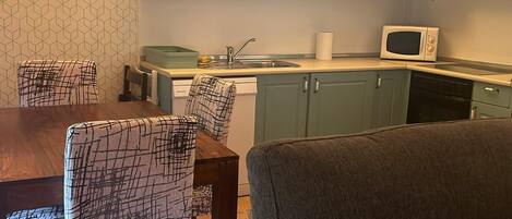 Micro-ondes, four, plaque de cuisson, lave-vaisselle
