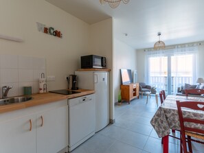 Microwave, stovetop, dishwasher, coffee/tea maker