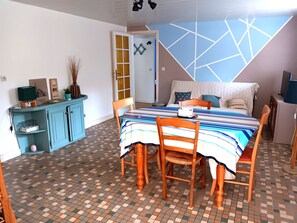 Interior - Spacious Family-Friendly Apartment Near Capbreton Beaches – Sleeps 6 (Capbreton)
