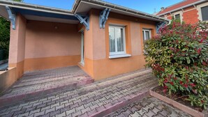 Exterior - Cozy 2-BR House near Beach, Shops, Terrace & Parking (Arcachon)