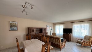 Interior - Cozy 2-BR House near Beach, Shops, Terrace & Parking (Arcachon)