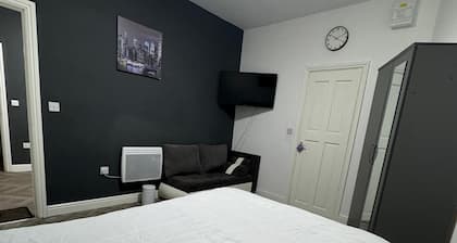 1-bed Apartment in Clifton Nottingham