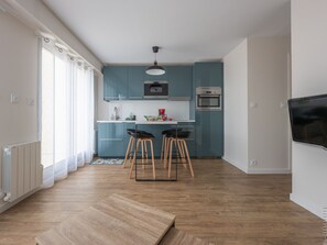 Geladeira, fogão, cooktop, lava-louças