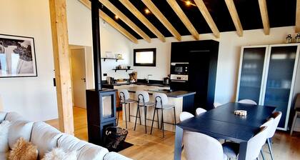 Neues Chalet 2024 für 12 Pers. mit Jacuzzi, Skiraum und Parkplatz in La Plagne