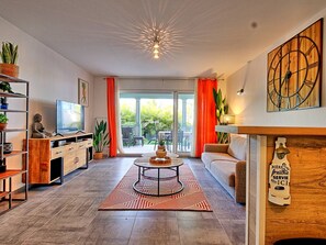 TV - Ti-Paradis - T2 with Air Conditioning and Parking near the Beach (Saint-Martin)