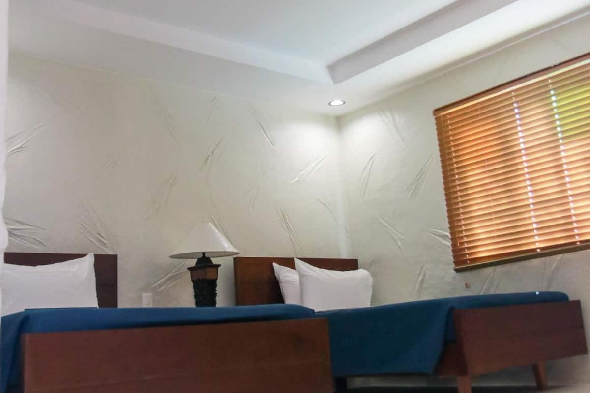 Family Studio Suite | Desk, laptop workspace, free WiFi, bed sheets