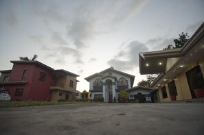 Tempat makan outdoor