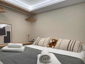 Silitysrauta/-lauta, ilmainen Wi-Fi, vuodevaatteet