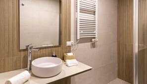 Shower, hair dryer, towels - l'Explorador Andrés A - Estudio con encanto (Valencia)