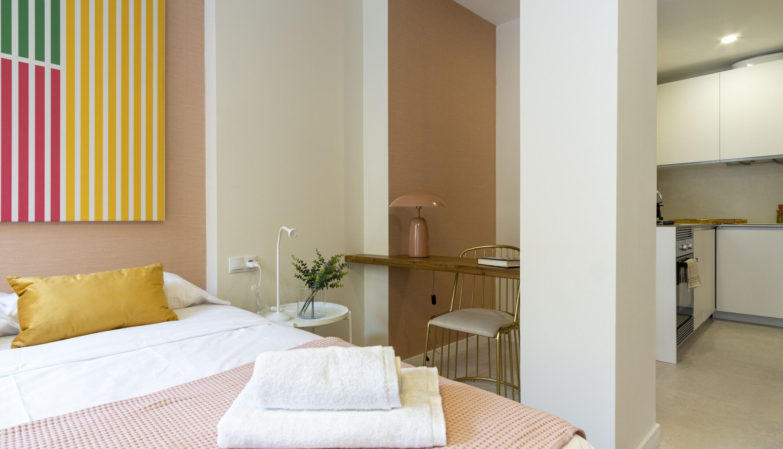 Iron/ironing board, free WiFi, bed sheets