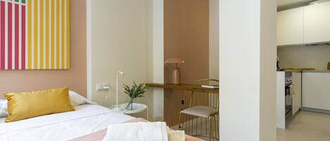 Fer et planche à repasser, Wi-Fi gratuit, draps fournis