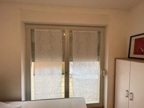 Bloc d'apartaments empresarial, 2 dormitoris | 2 dormitoris, escriptori, habitacions insonoritzades i wifi gratuïta