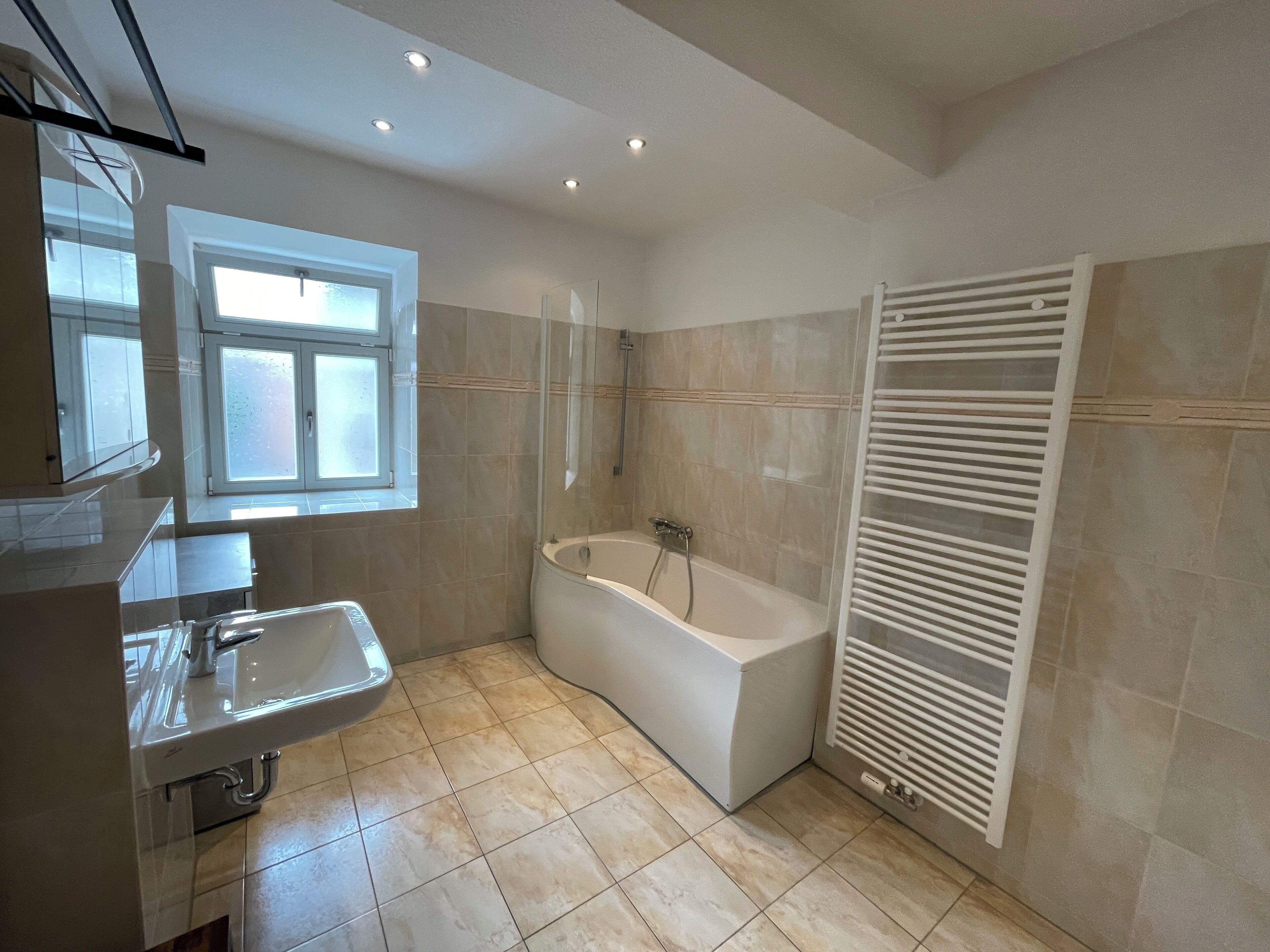 Business Condo, 2 Bedrooms | Bathroom