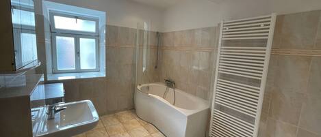 Business Condo, 2 Bedrooms | Bathroom
