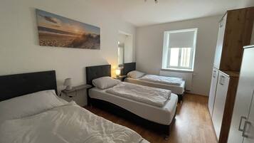 City Apartment | 2 bedrooms, desk, soundproofing, free WiFi