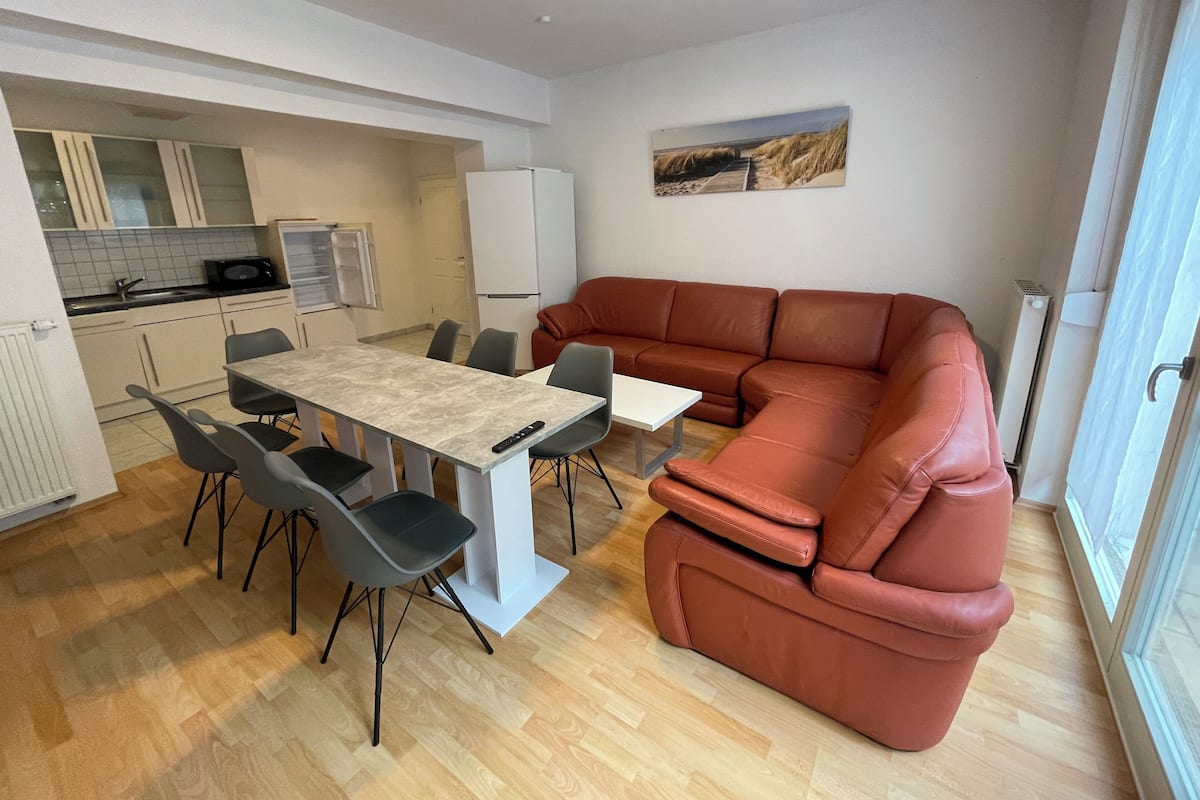 Leilighet – business, 2 soverom | Oppholdsområde | Flatskjerm-TV