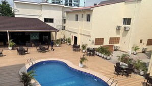 Unclassified image, 2 of 11, button - Presken Kuramo waters (Lagos)