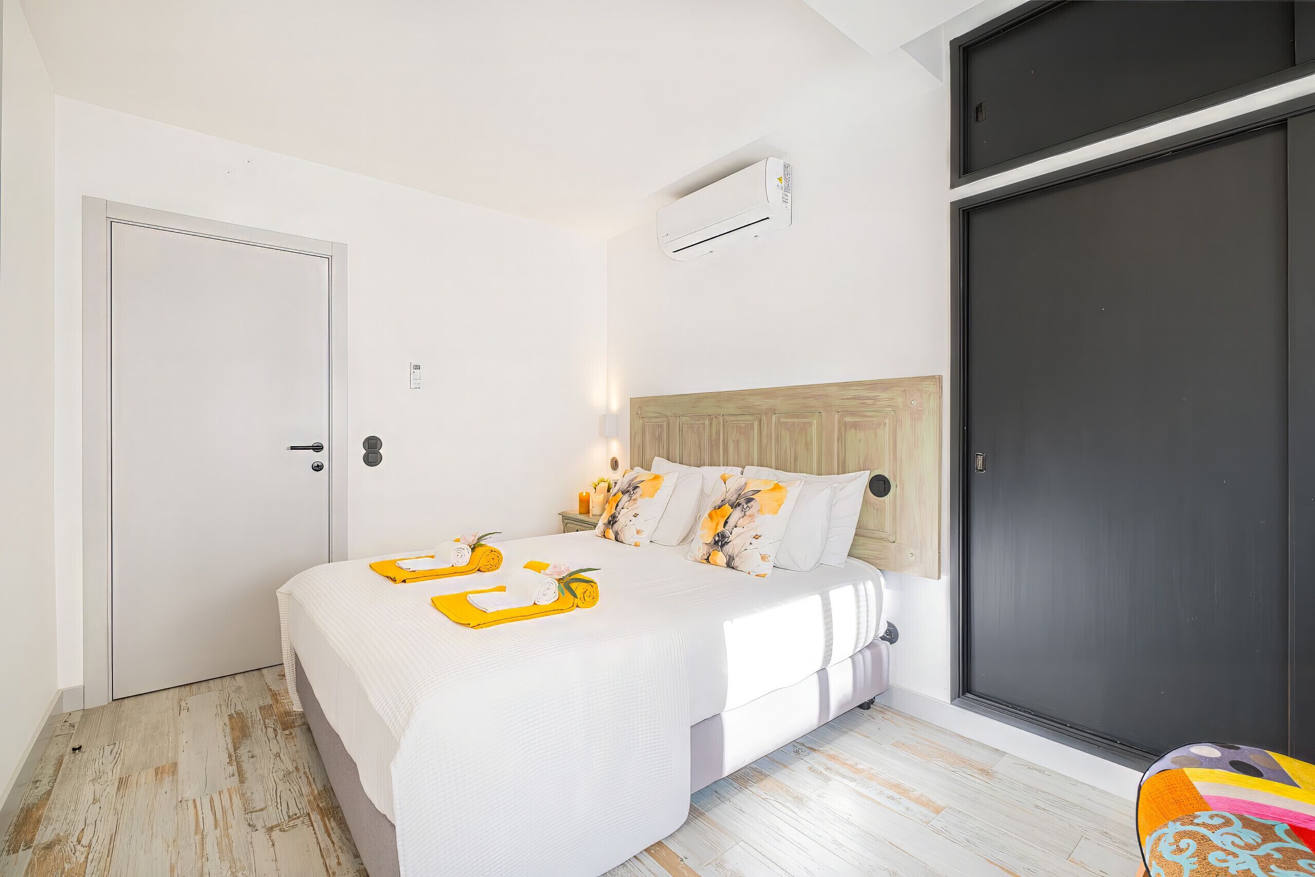 2 bedrooms, cots/infant beds