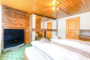 6 Schlafzimmer, Bügeleisen/Bügelbrett, WLAN, Bettwäsche