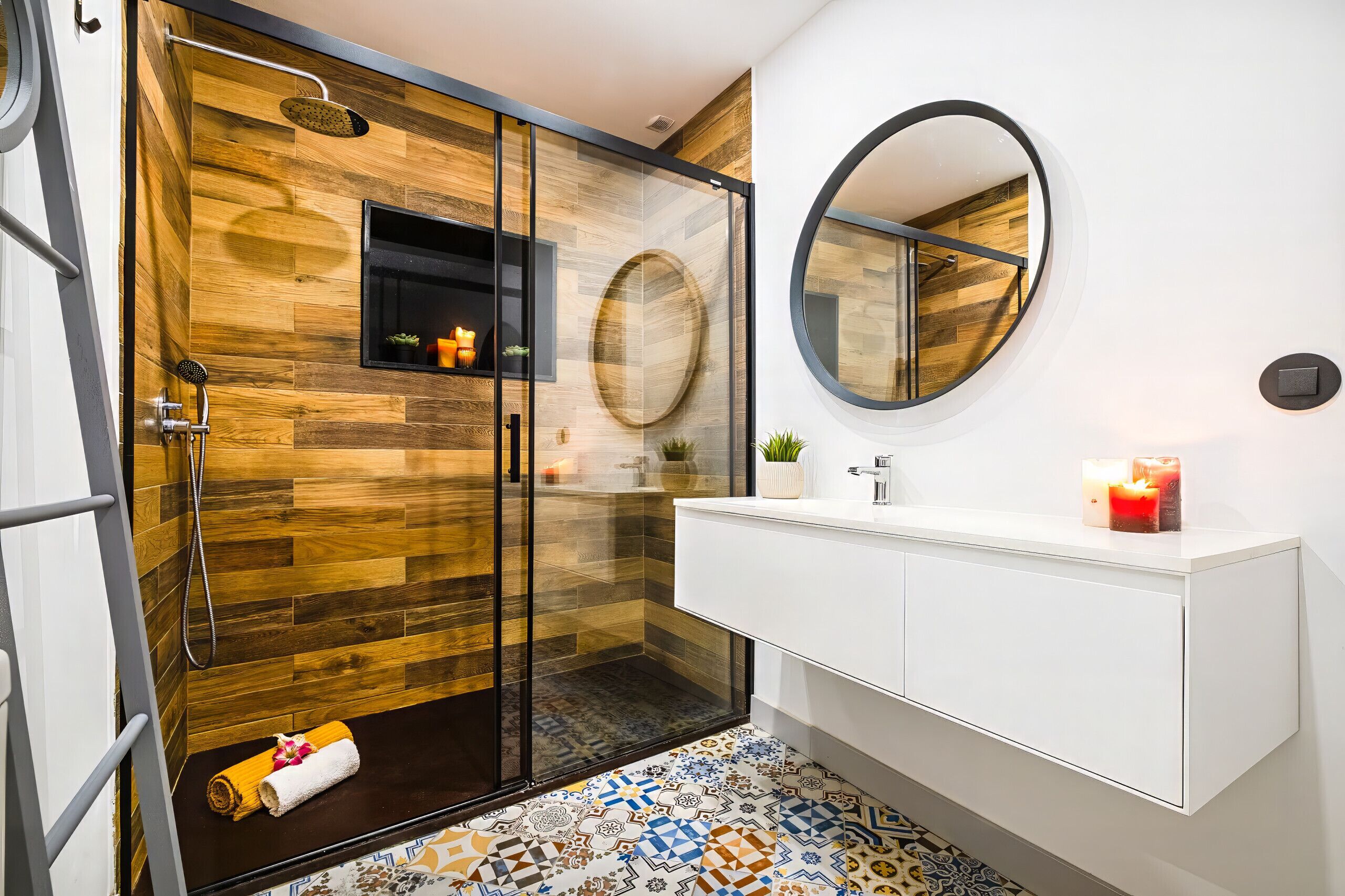 Shower, towels