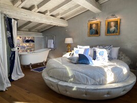 Suite La Principessa | Minibar, brankas, kedap suara, dan Wi-Fi gratis