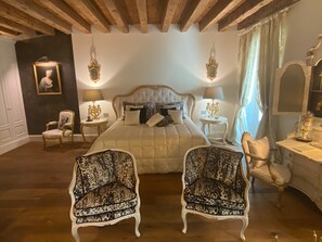 Suite La Veneziana | 1 bilik tidur, bar mini, peti besi dalam bilik, kalis bunyi