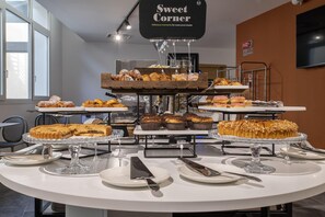 Daily buffet breakfast for a fee - B&B Hotel Sassari (Sassari)