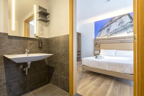 Toalettartikler (inkludert) og hårføner