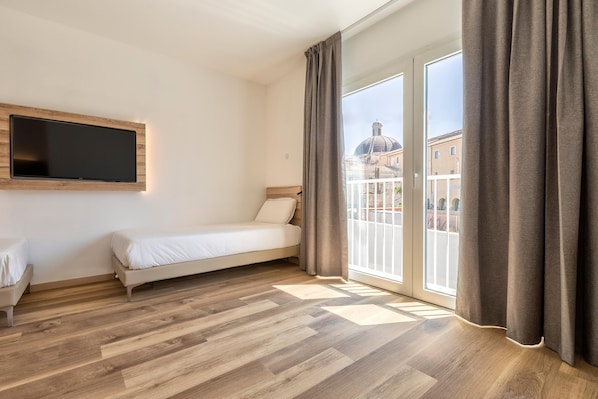 Standard Triple Room | Soundproofing, free WiFi
