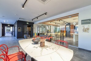 Lobby - B&B Hotel Sassari (Sassari)