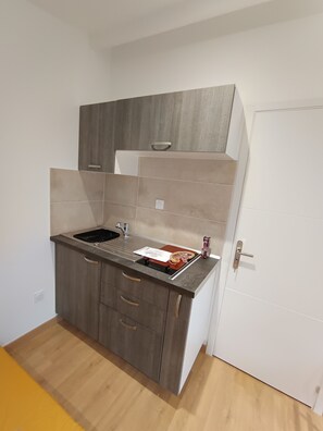 Frigorífic, microones, forn i bullidora elèctrica