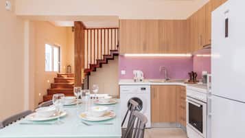 Microwave, oven, coffee/tea maker, electric kettle