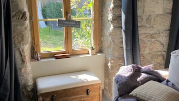 3 chambres, fer et planche Ă repasser, lit parapluie, draps fournis