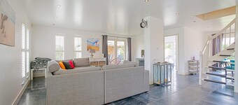 Luxury Holiday Home on Park de Zandloper: Comfort and Beach Fun in Julianadorp aan Zee