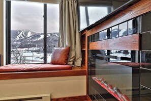 Interior - Mountain Views at Mt Green: 2 BR/2BA, Shuttle, Discounted Ski Rentals, Pool, Hot Tub and More! (Killington)