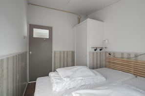 3 室のベッドルーム、WiFi