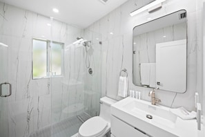 Apartment | Bathroom - Uhost AI 1BR Sleek Modern Retreat (Fort Lauderdale)