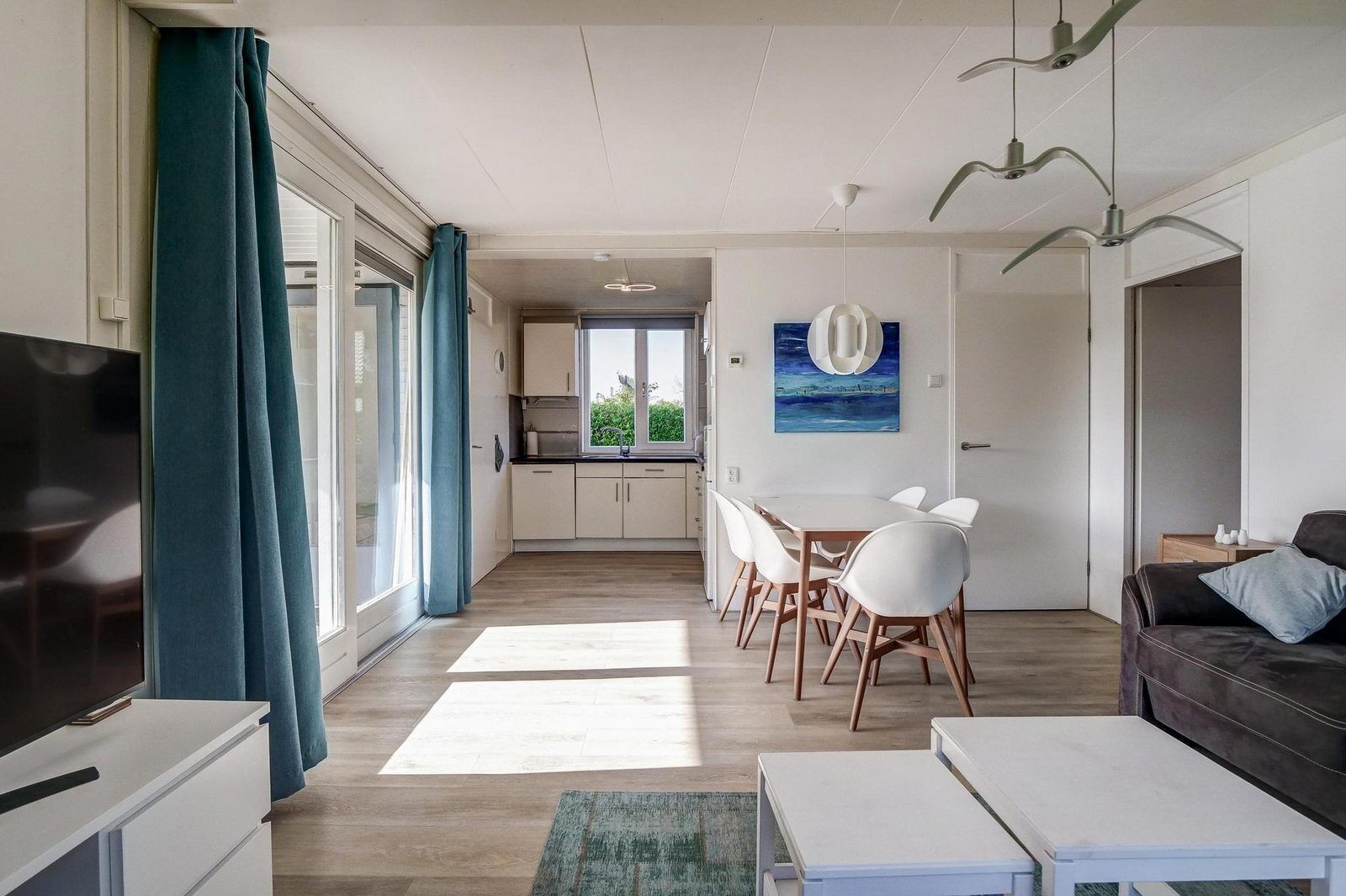 Vacation Home De Strandloper: Comfortable And Quiet Stay Near Beach And Center Of Julianadorp Aan Zee, With Spacious Garden And Modern Amenities! - Julianadorp
