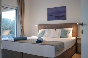 3 bedrooms, in-room safe, iron/ironing board, travel cot - Papa's court Mediterranean Pasman Villa with pool III (Pasman)