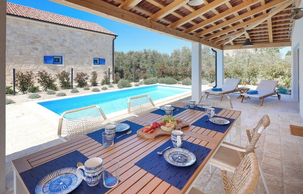 Outdoor dining - Papa's court Mediterranean Pasman Villa with pool III (Pasman)