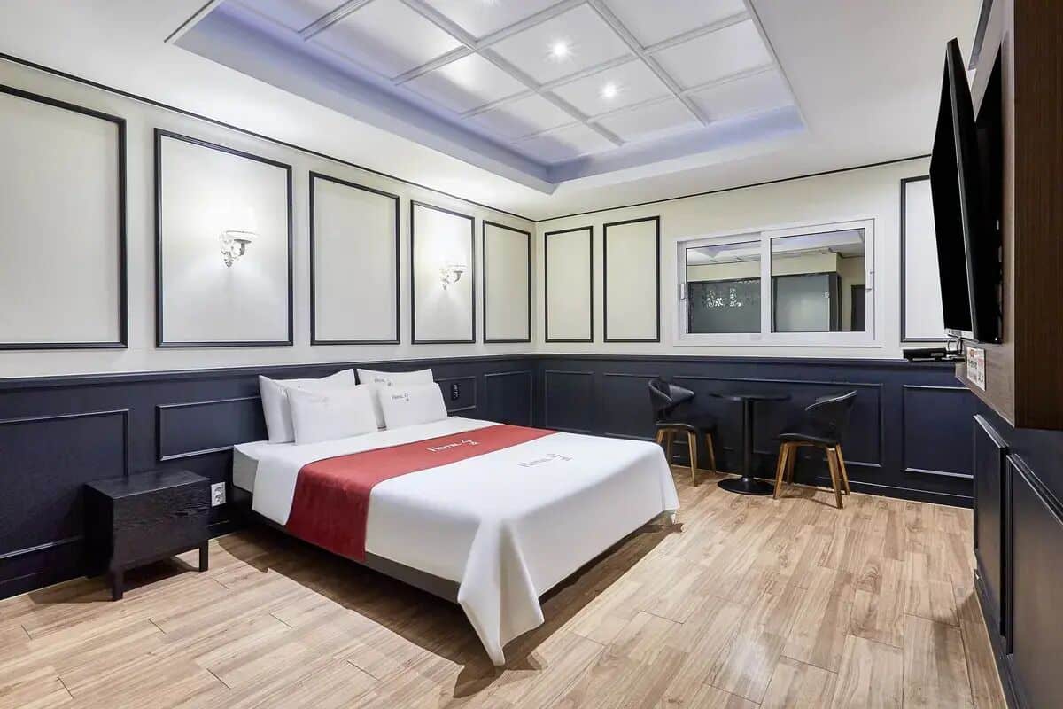 Standard Room | Desk, laptop workspace, free WiFi