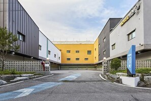 Front of property - Hotel Forest River Novel (Yeoju)