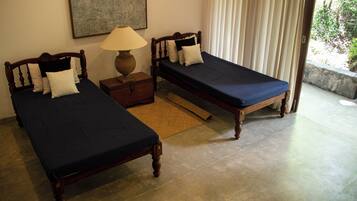 Free WiFi, bed sheets