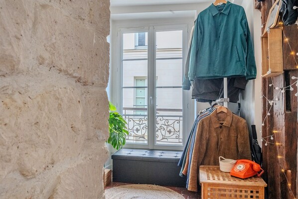 Interior - À 5 Minutes des Quais de Seine ! Appartement de Charme en Plein Cœur du Marais (Paris)