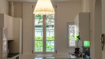 Apartment | 2 bedrooms, premium bedding, down comforters, iron/ironing board