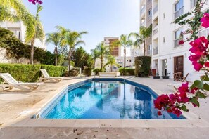Pool - Yamas Urban Living Palatino swimming pool Jem (Agios Tychon)